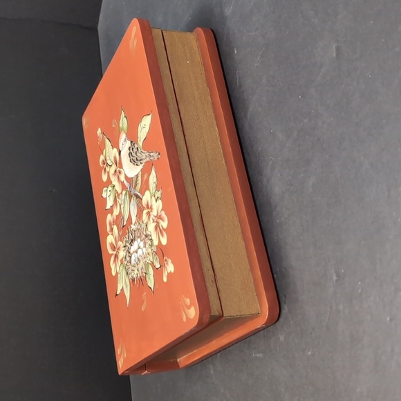 Hand-Painted Floral/ Bird Wooden Trinket Box. - Picture 3 of 11